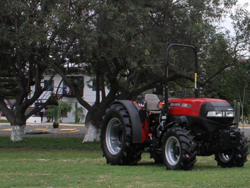 Farmall for sale in Hood Equipment Co., Batesville, Mississippi